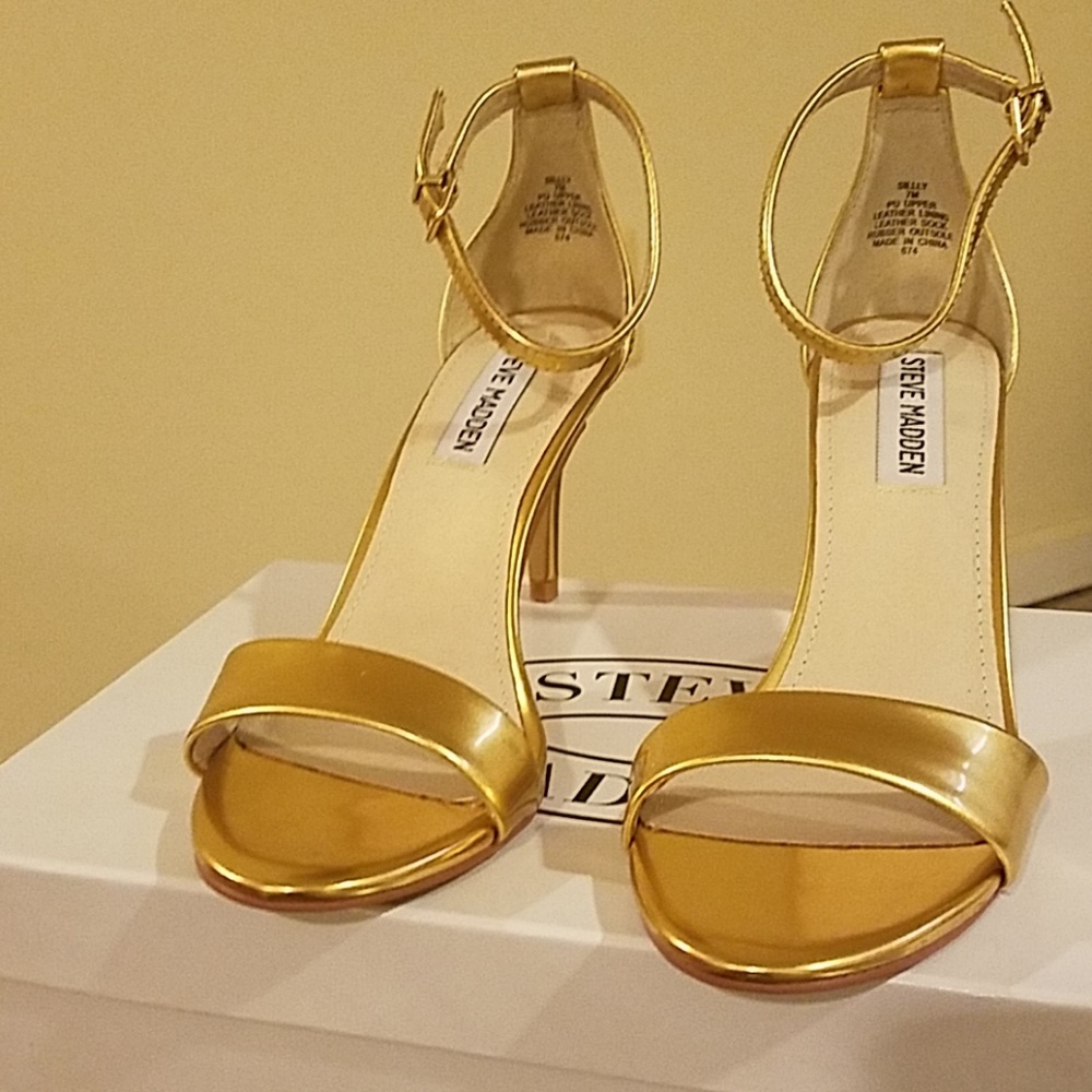 MOVING SALE: Steve Madden Gold Sillly Heels